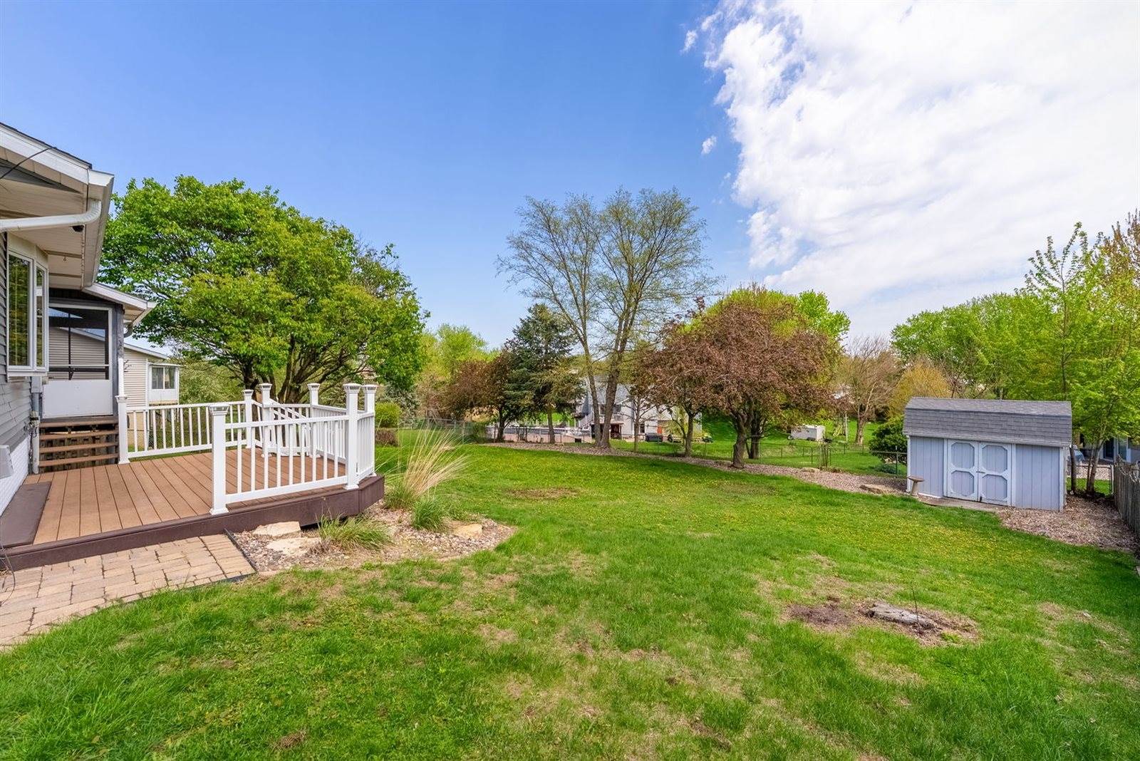 5131 Woodland Avenue, Davenport, IA 52807