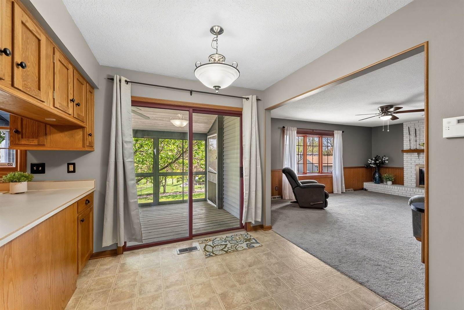 5131 Woodland Avenue, Davenport, IA 52807