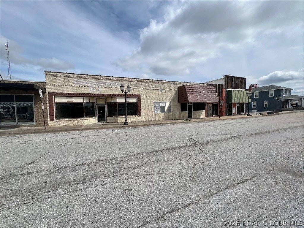 208/210 S Maple Street, Eldon, MO 65026