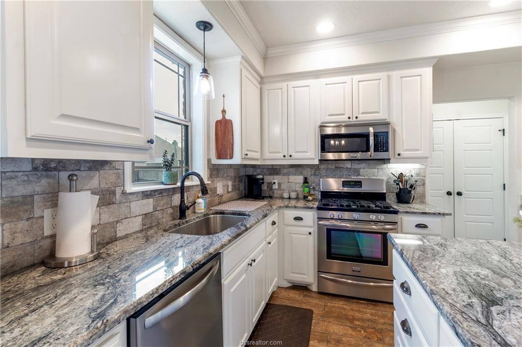15757 Timber Creek Lane, College Station, TX 77845