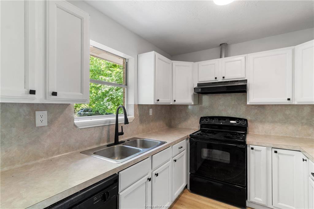 26 Holly Lane, Huntsville, TX 77340
