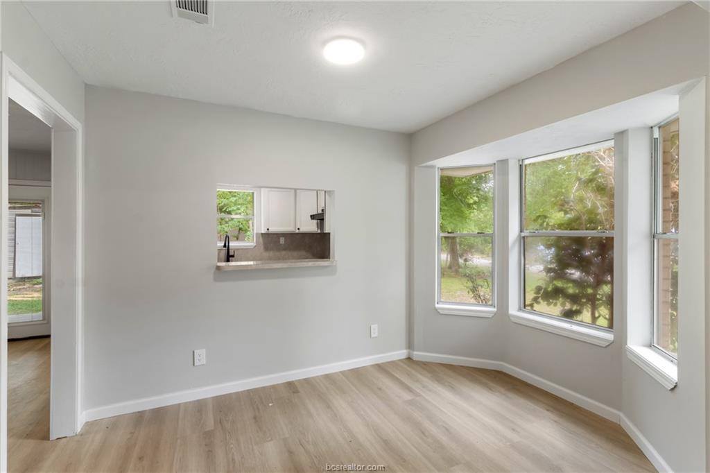 26 Holly Lane, Huntsville, TX 77340