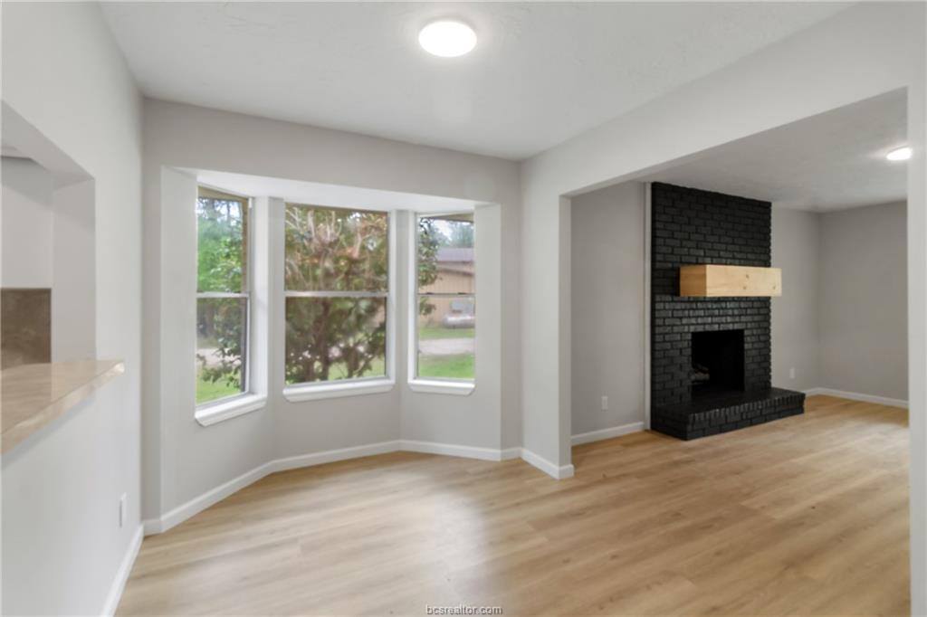 26 Holly Lane, Huntsville, TX 77340
