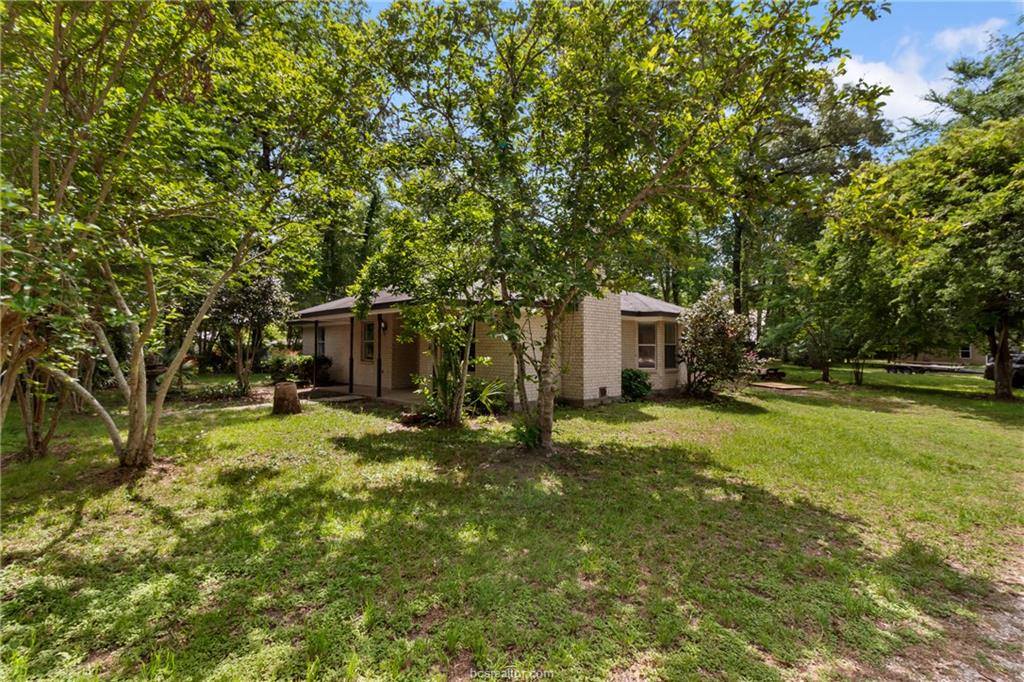 26 Holly Lane, Huntsville, TX 77340