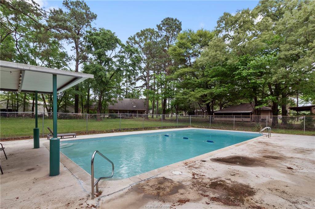 26 Holly Lane, Huntsville, TX 77340