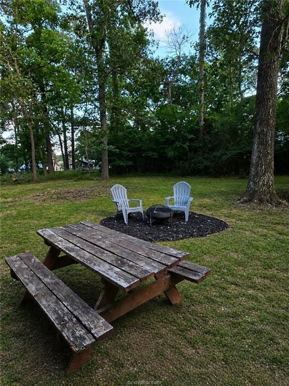 26 Holly Lane, Huntsville, TX 77340