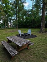 26 Holly Lane, Huntsville, TX 77340