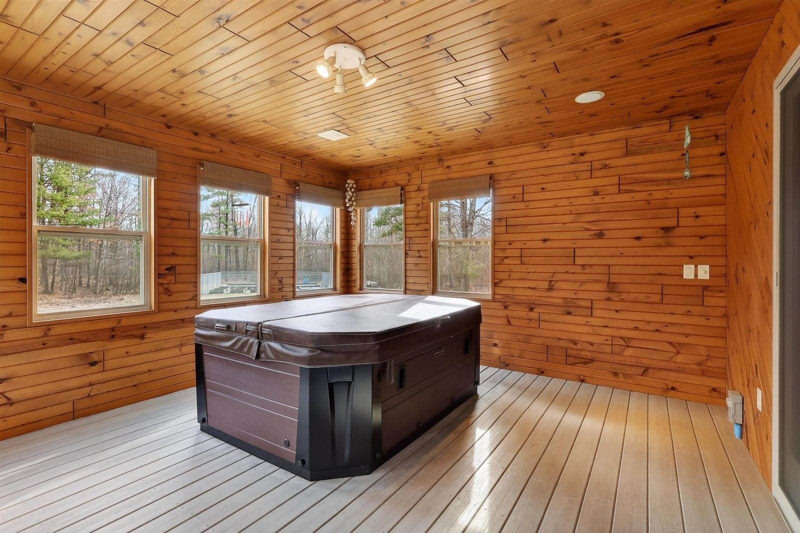 10055 State Highway 73, Pittsville, WI 54466