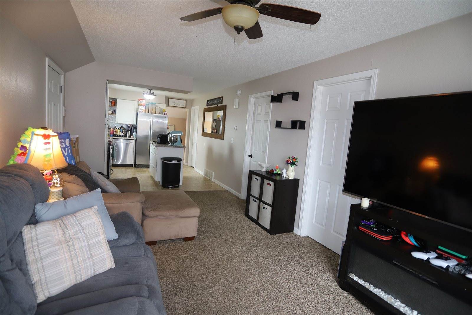 409 5th ST SW, Minot, ND 58701