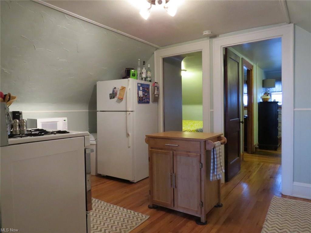 13834 Clifton Blvd, Lakewood, OH 44107