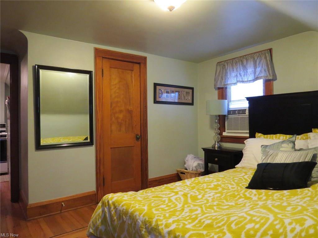 13834 Clifton Blvd, Lakewood, OH 44107