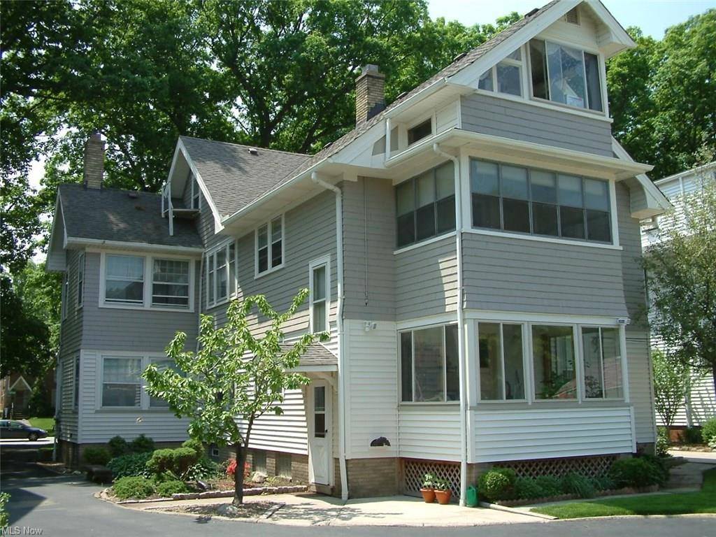 13834 Clifton Blvd, Lakewood, OH 44107