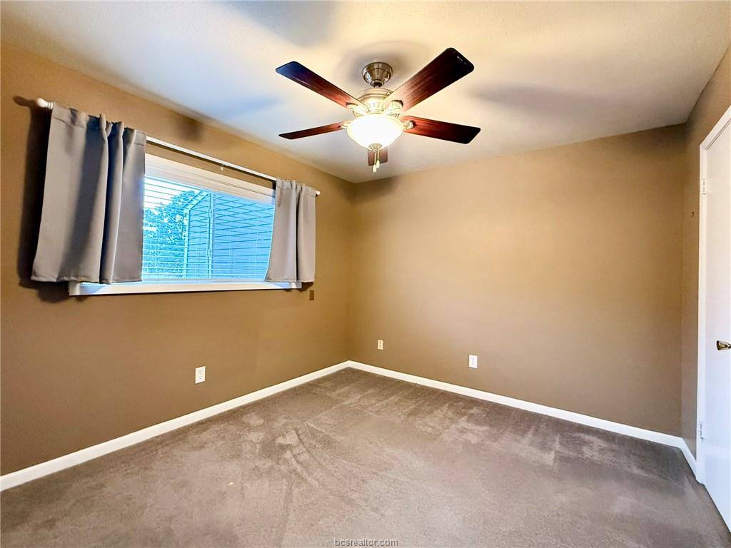 1500 Olympia WY, College Station, TX 77840