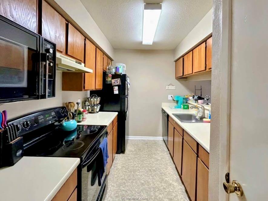 1500 Olympia WY, College Station, TX 77840