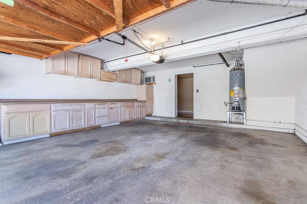 19540 Sherman Way, Reseda, CA 91335