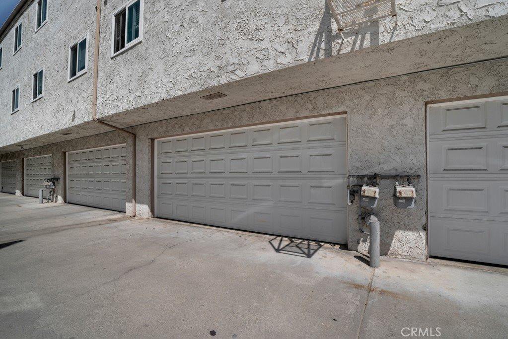 19540 Sherman Way, Reseda, CA 91335