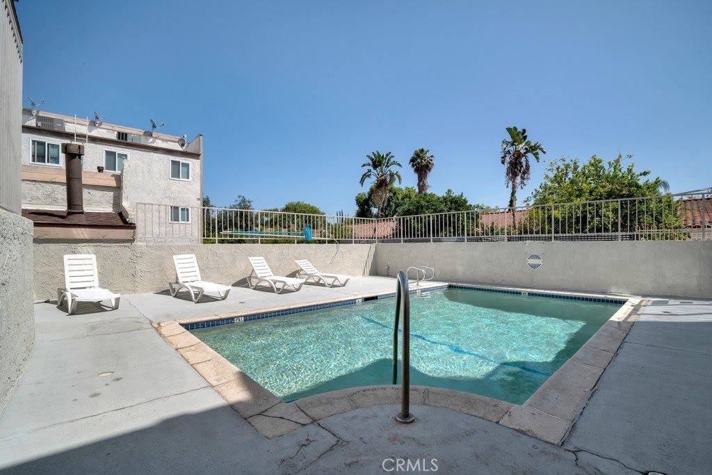 19540 Sherman Way, Reseda, CA 91335