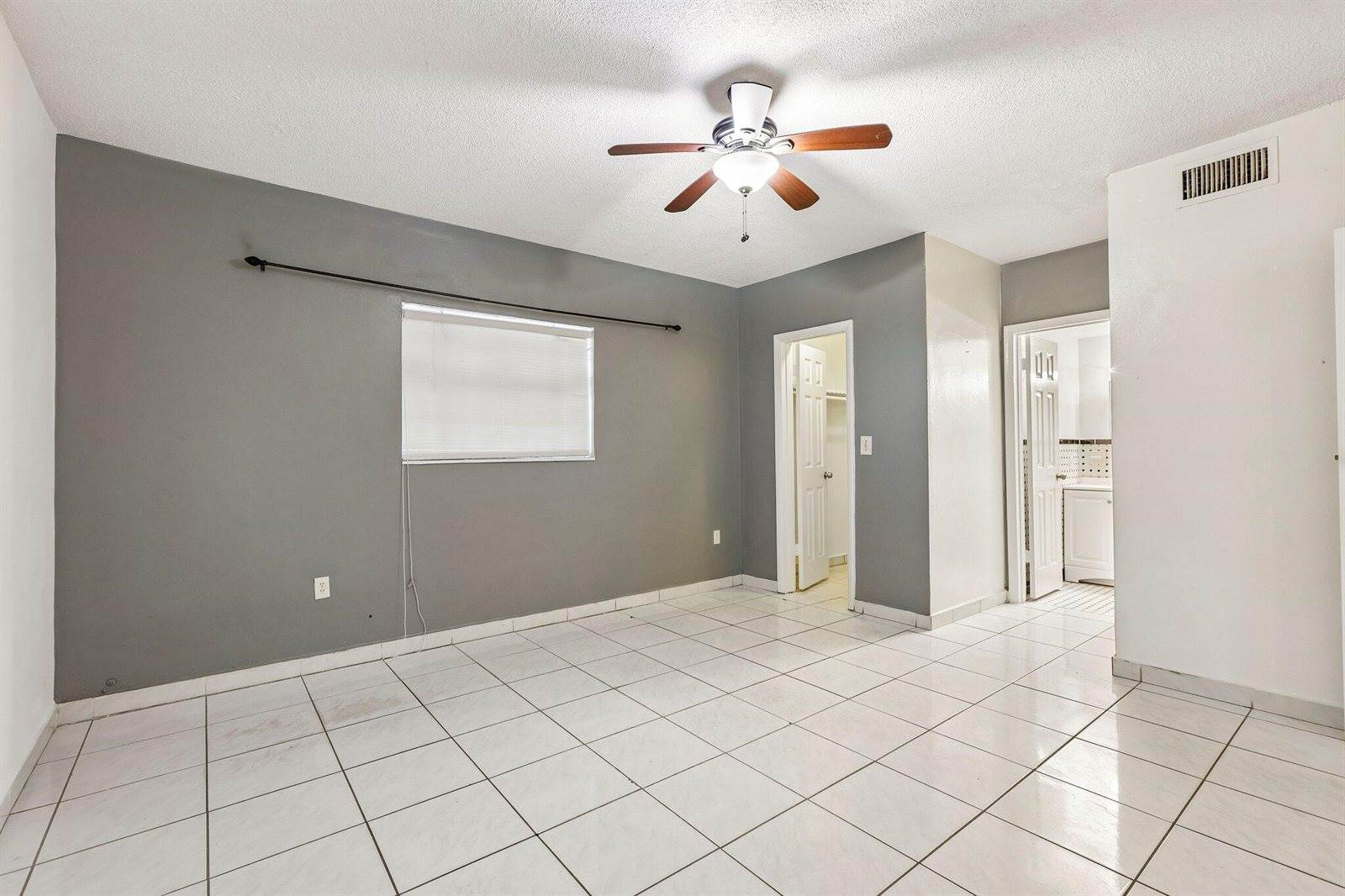 1735 NE 164th Street, #E104, North Miami Beach, FL 33162