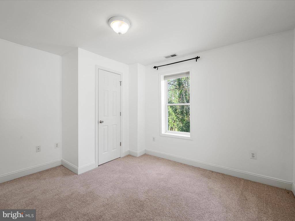 5479 Main Street, Stephens City, VA 22655