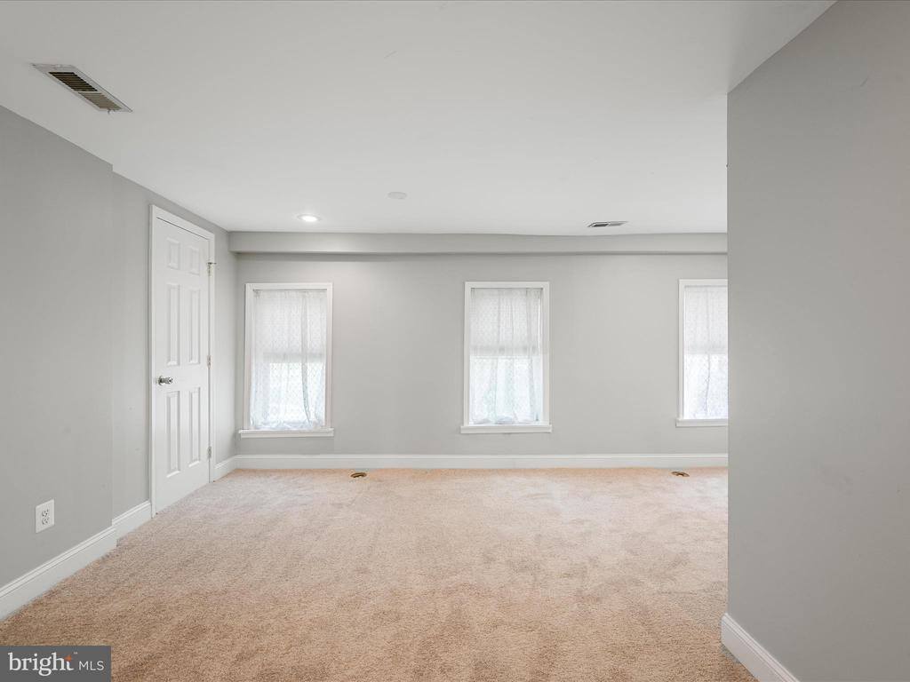 5479 Main Street, Stephens City, VA 22655