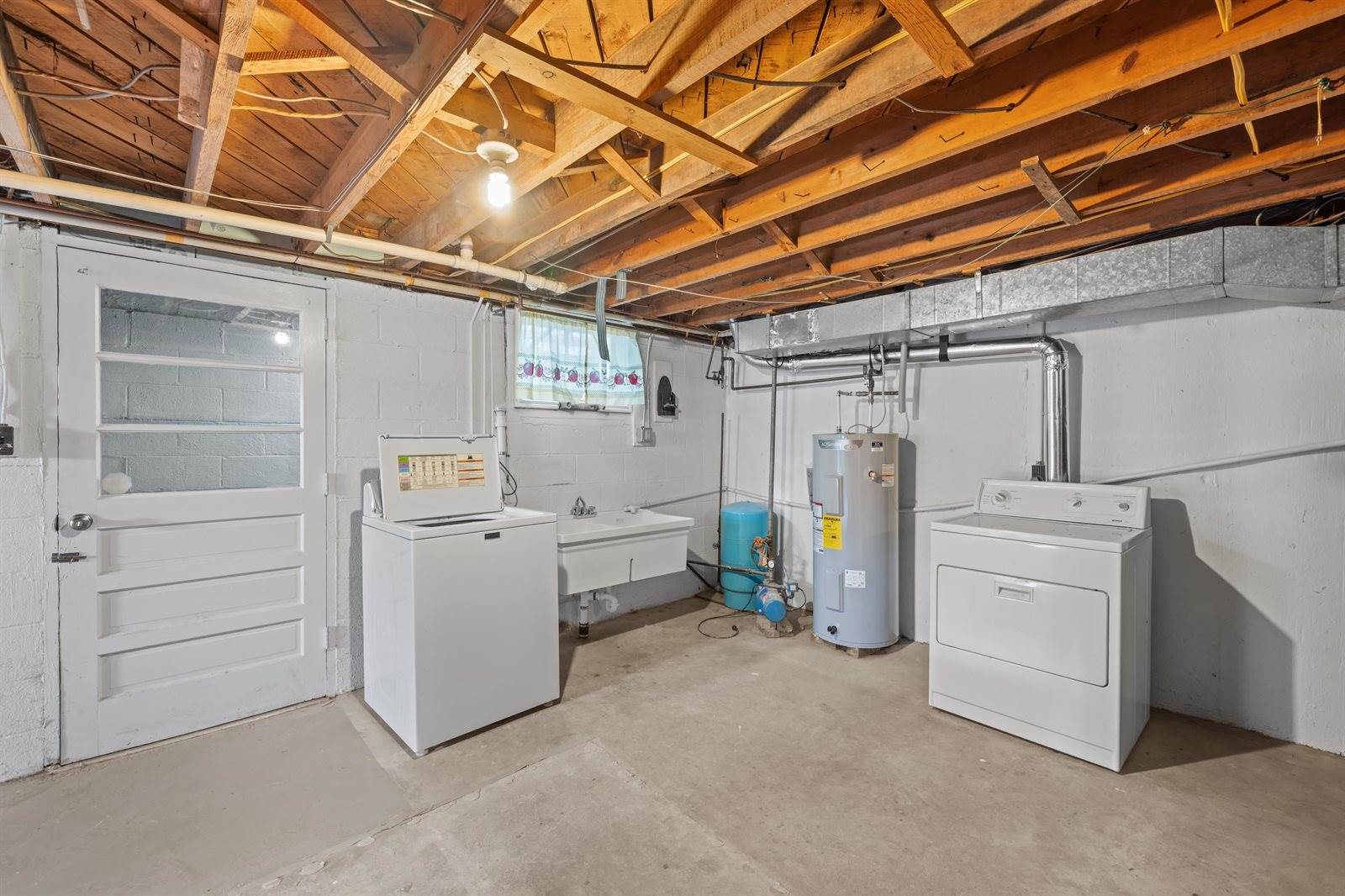 1070 Harman Rd, Harrisonburg, VA 22802