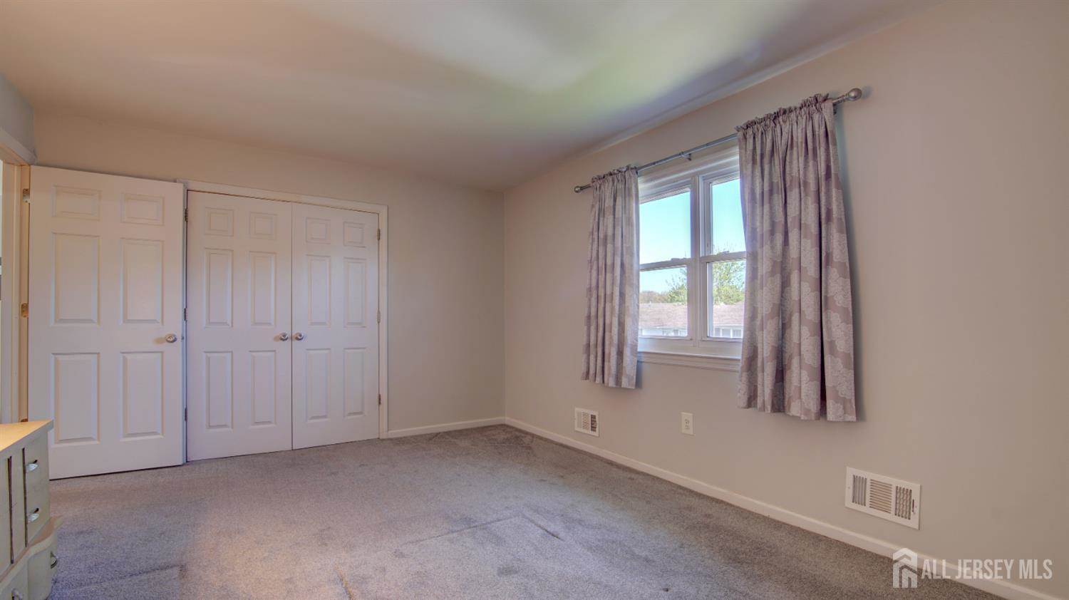 5 Missouri Court, Old Bridge, NJ 07747