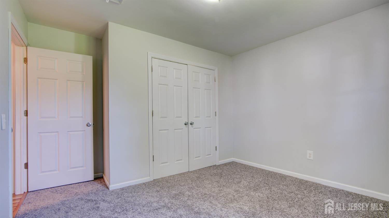 5 Missouri Court, Old Bridge, NJ 07747