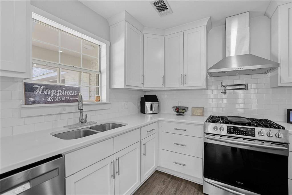 20084 LA-40 Highway, Covington, LA 70433