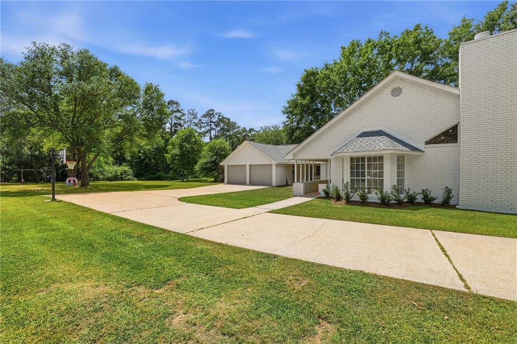 20084 LA-40 Highway, Covington, LA 70433