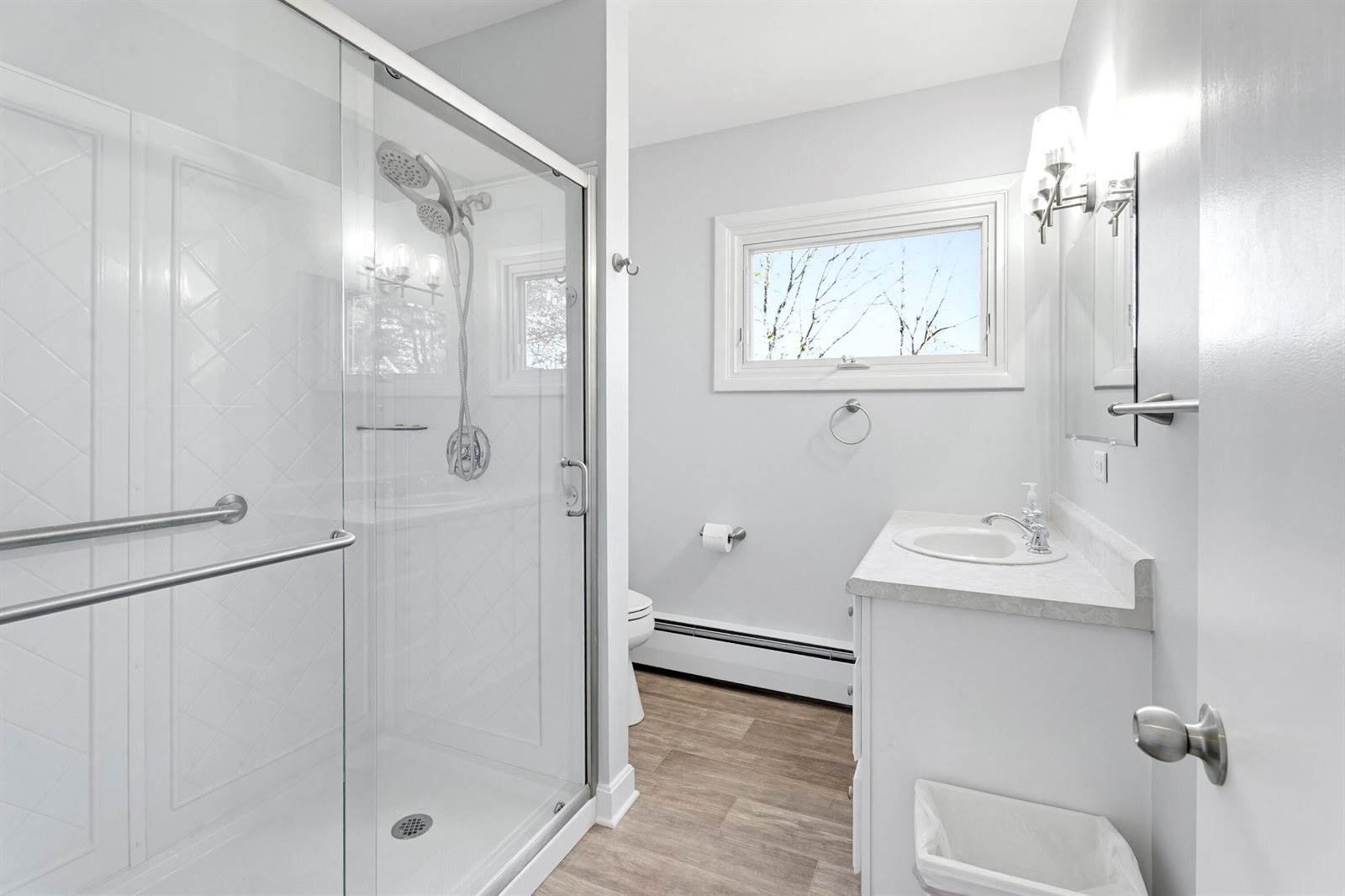 12 Sunset Drive, Orono, ME 04473