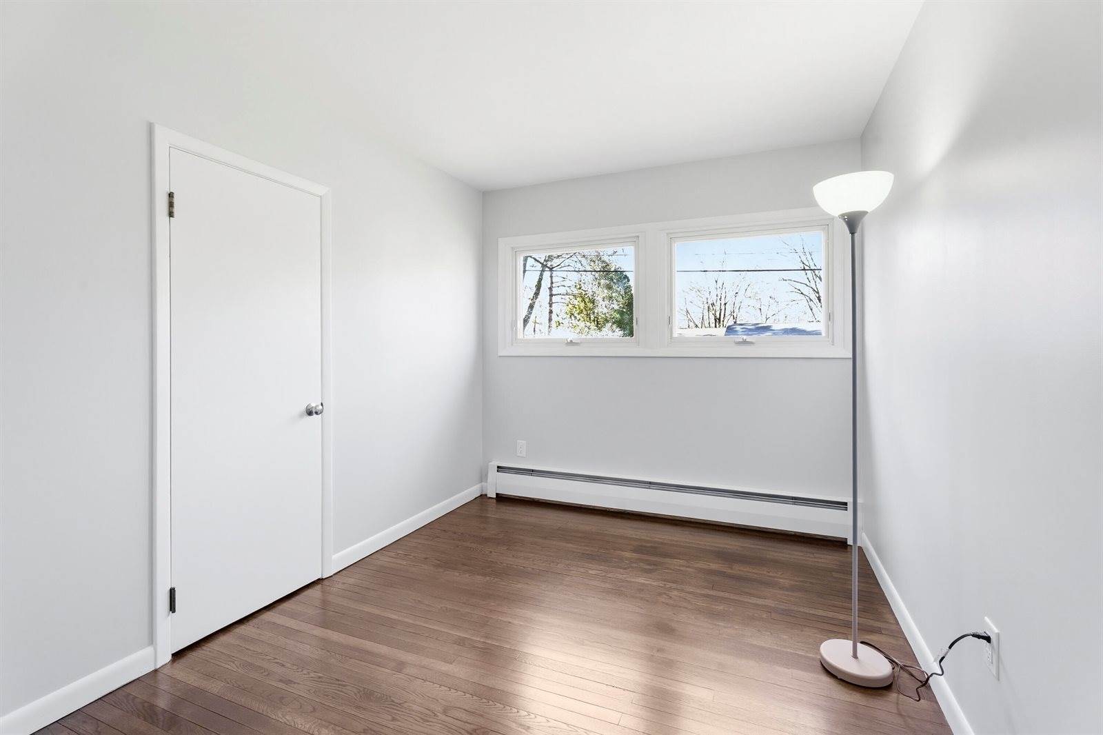 12 Sunset Drive, Orono, ME 04473