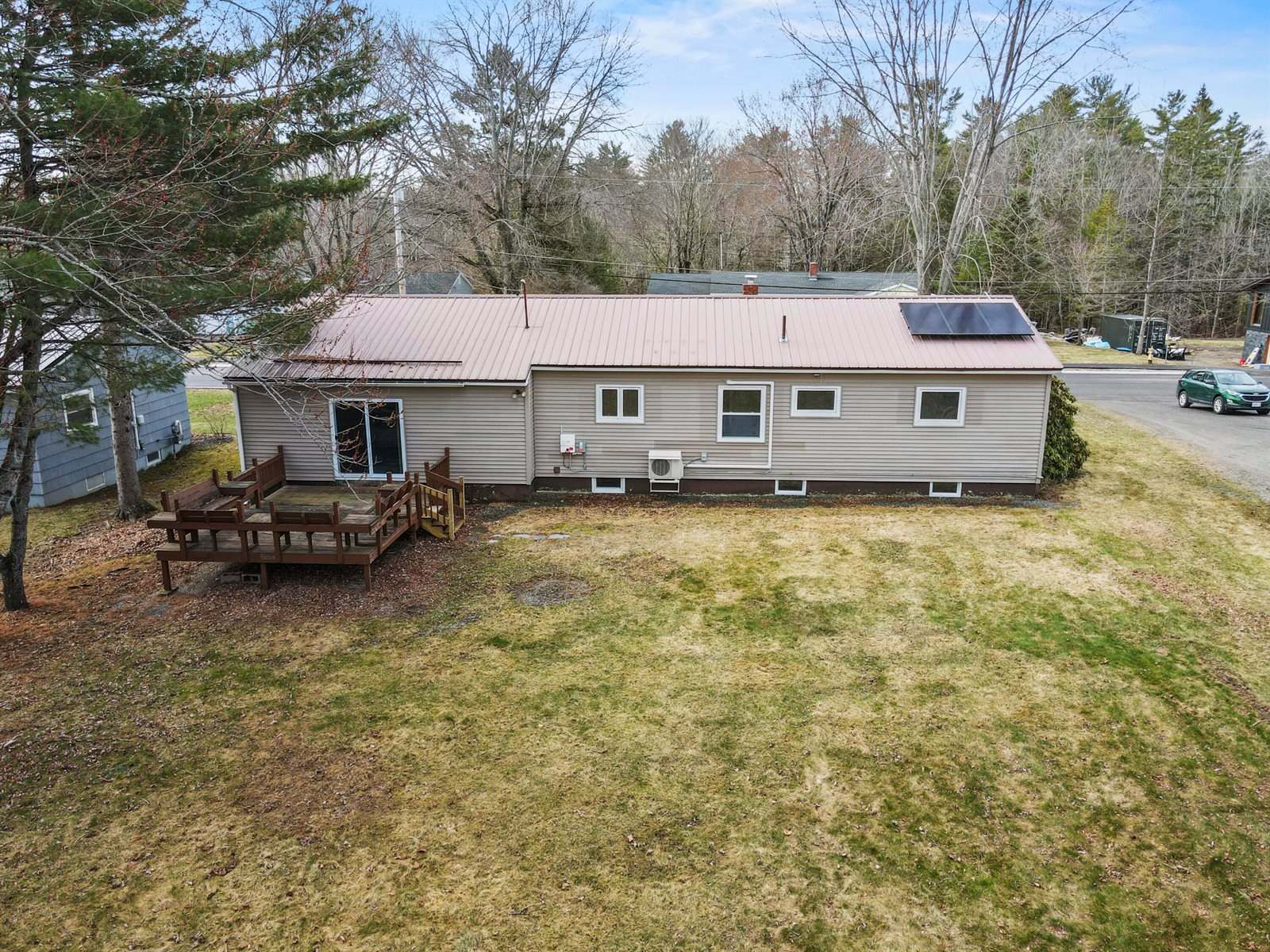 12 Sunset Drive, Orono, ME 04473