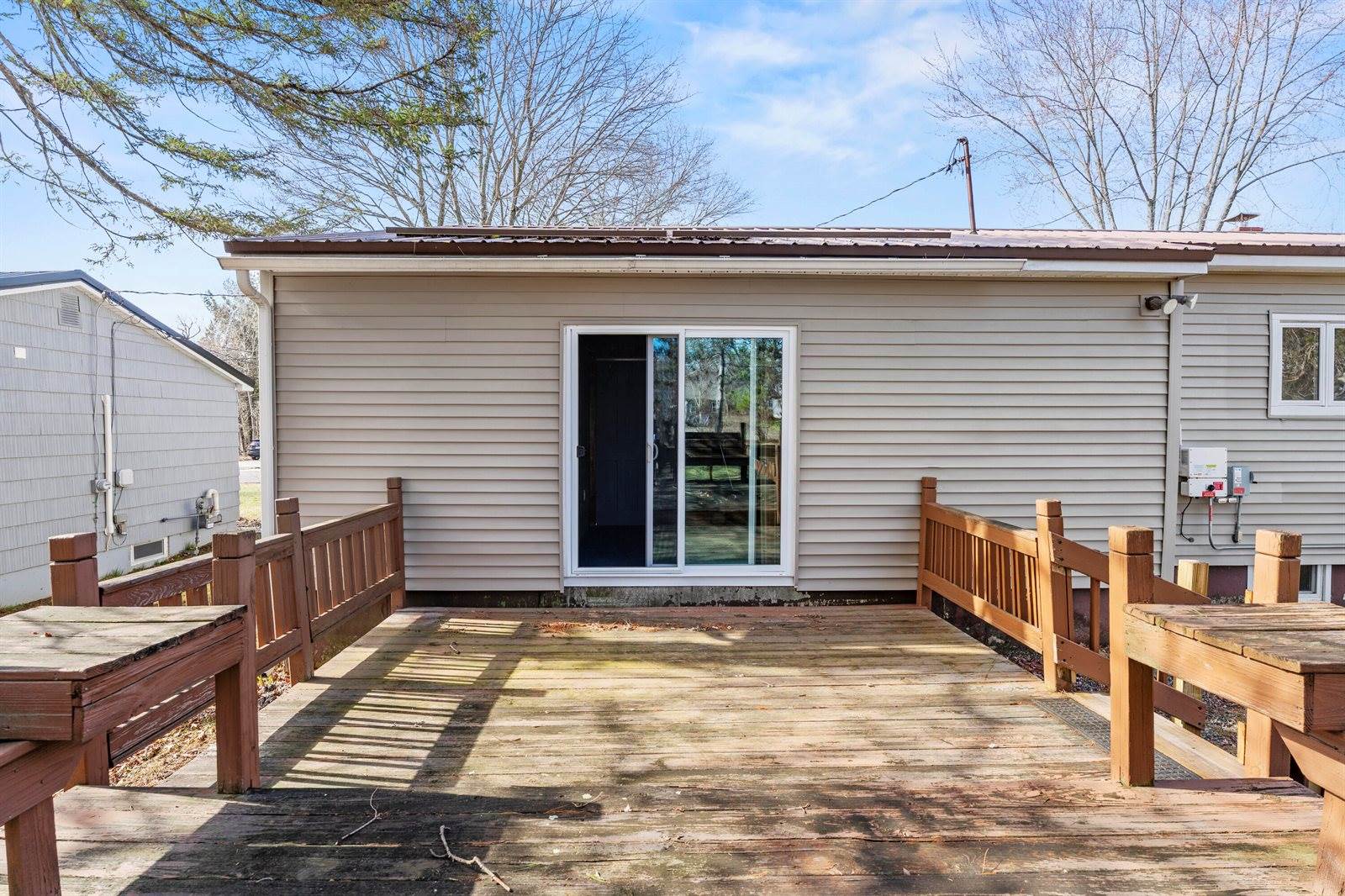 12 Sunset Drive, Orono, ME 04473