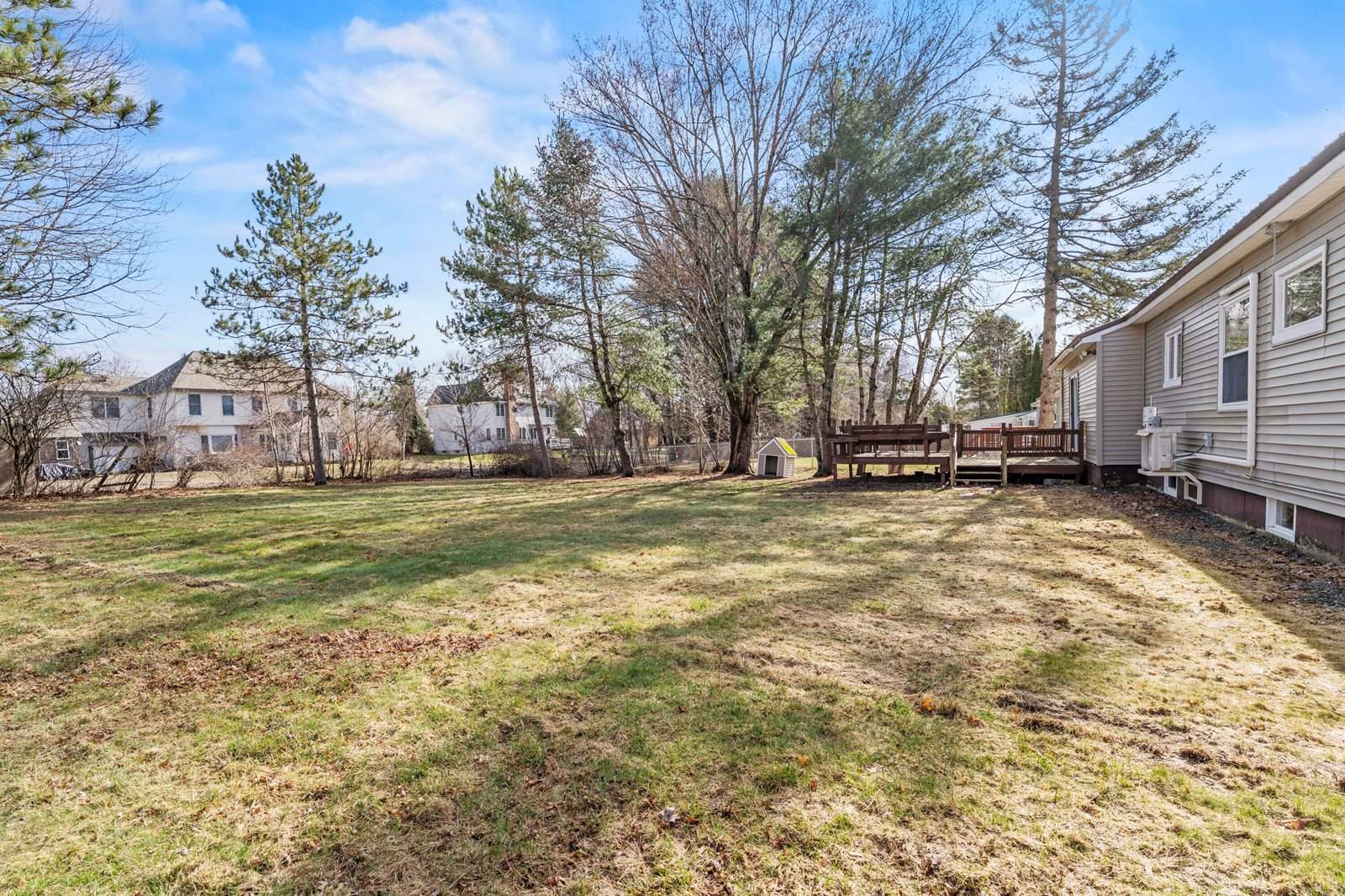 12 Sunset Drive, Orono, ME 04473