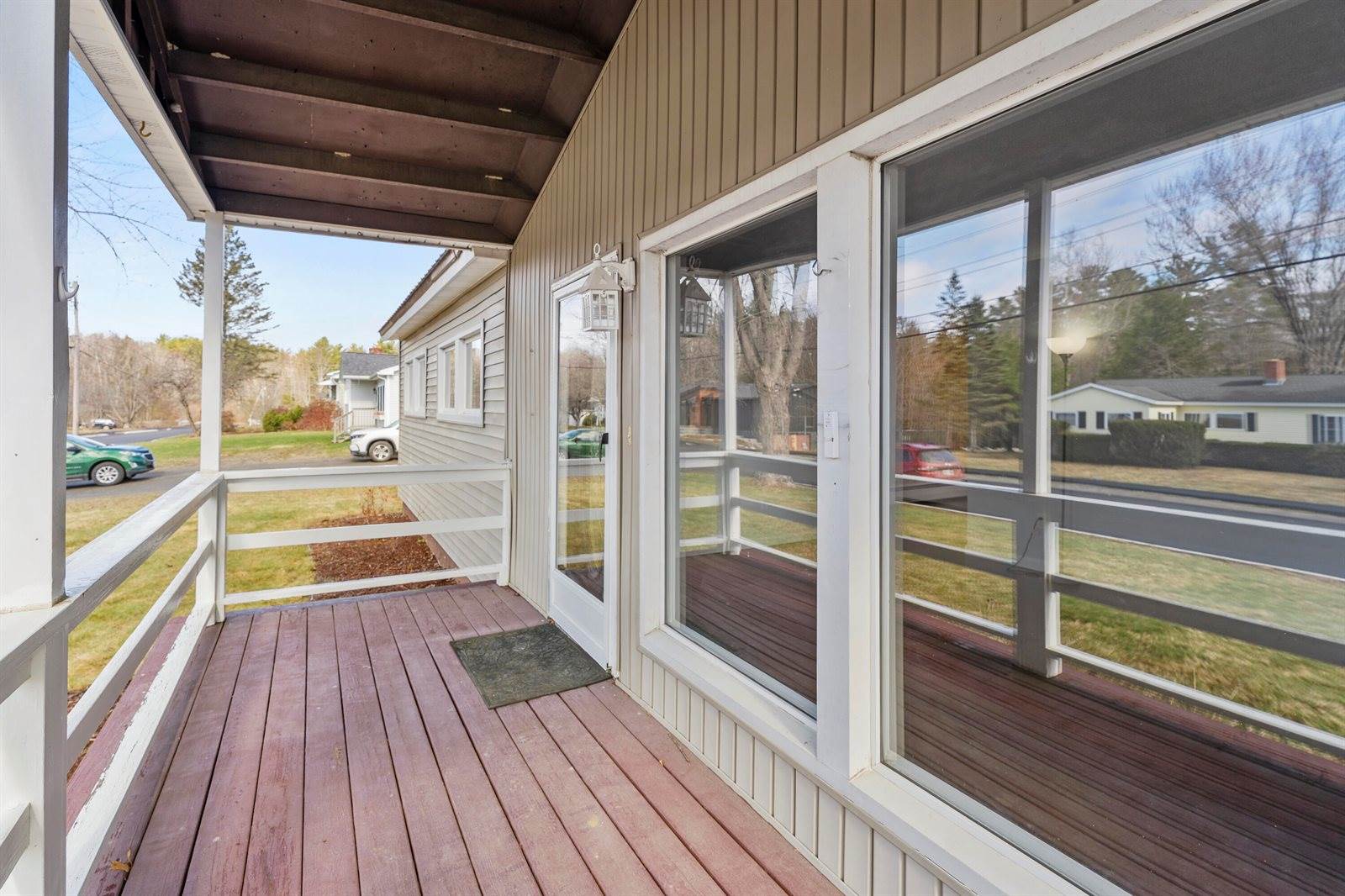 12 Sunset Drive, Orono, ME 04473