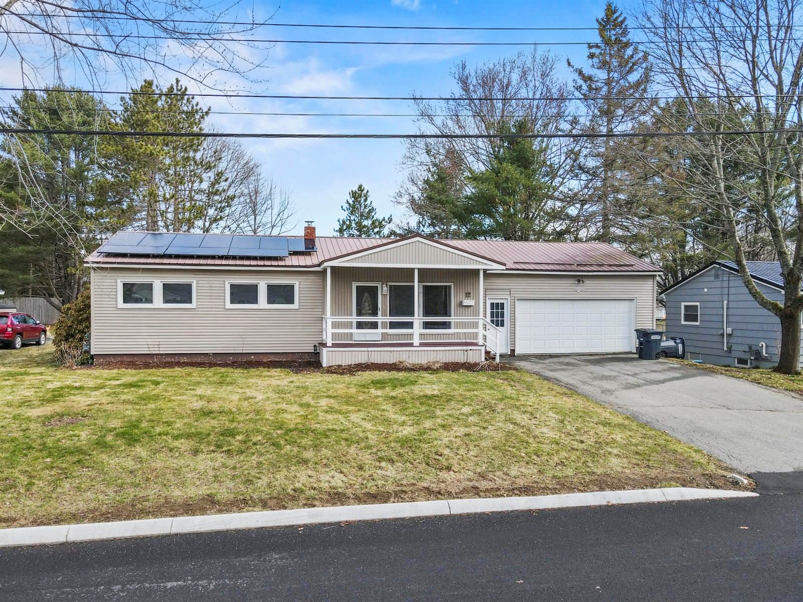 12 Sunset Drive, Orono, ME 04473