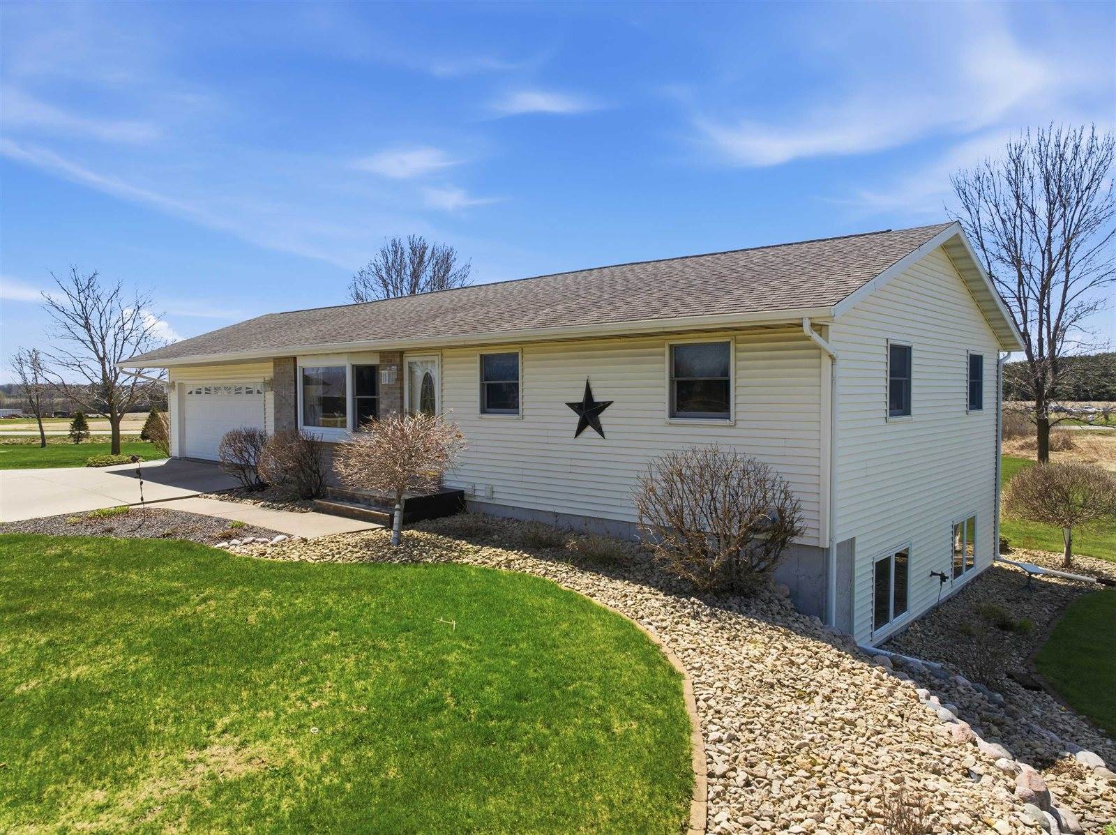 8917 S Washington Avenue, Marshfield, WI 54449