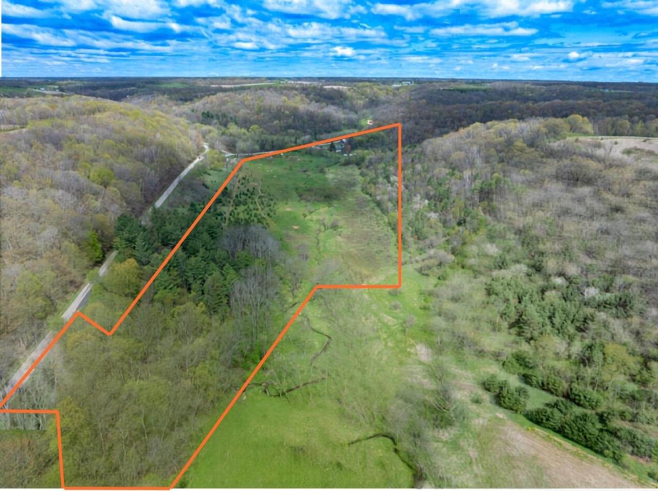 16047 Fry Drive, Cazenovia, WI 53924