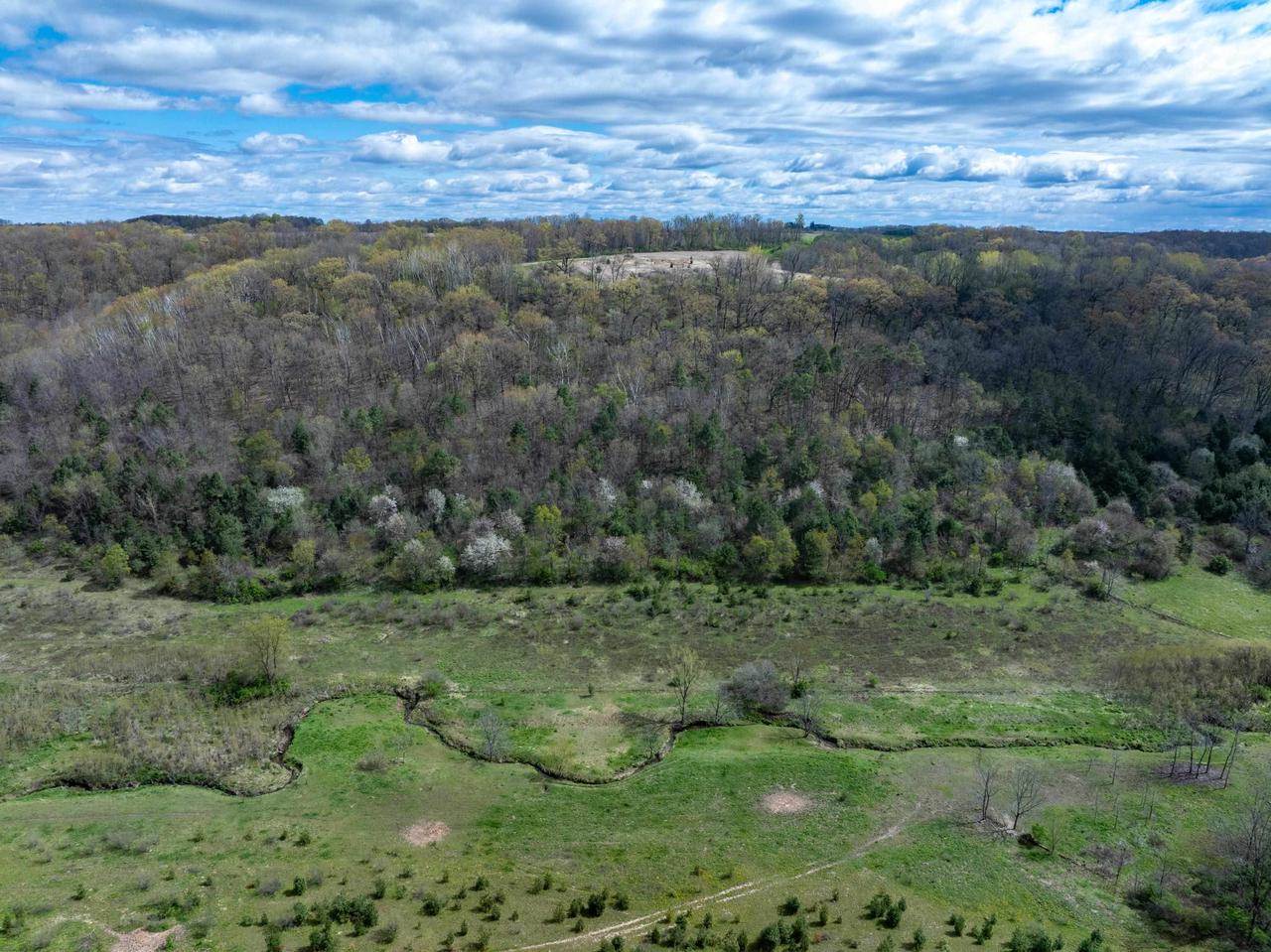 16047 Fry Drive, Cazenovia, WI 53924