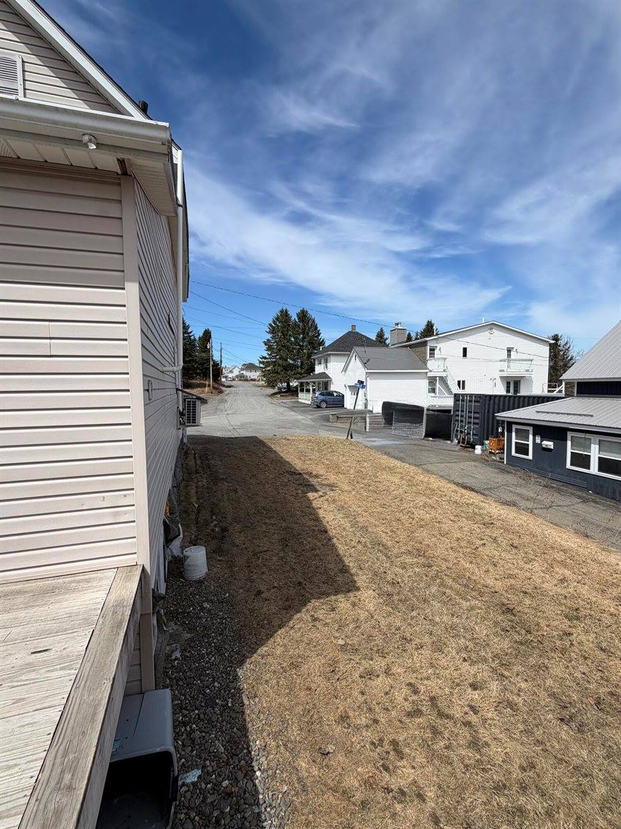 92 North 4th Avenue, Madawaska, ME 04756