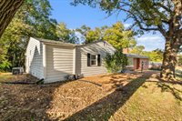 8210 Ridgewood Road, Rock Island, IL 61201
