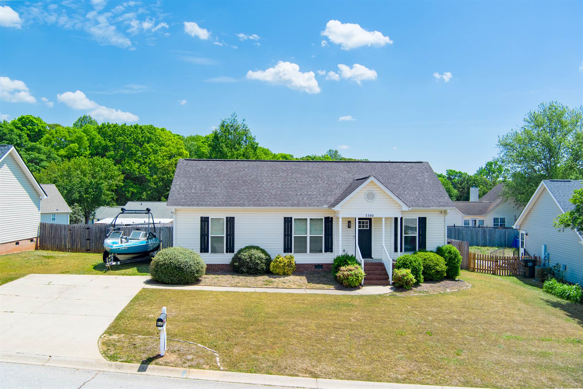 1104 Dunwoody Dr, Simpsonville, SC 29681