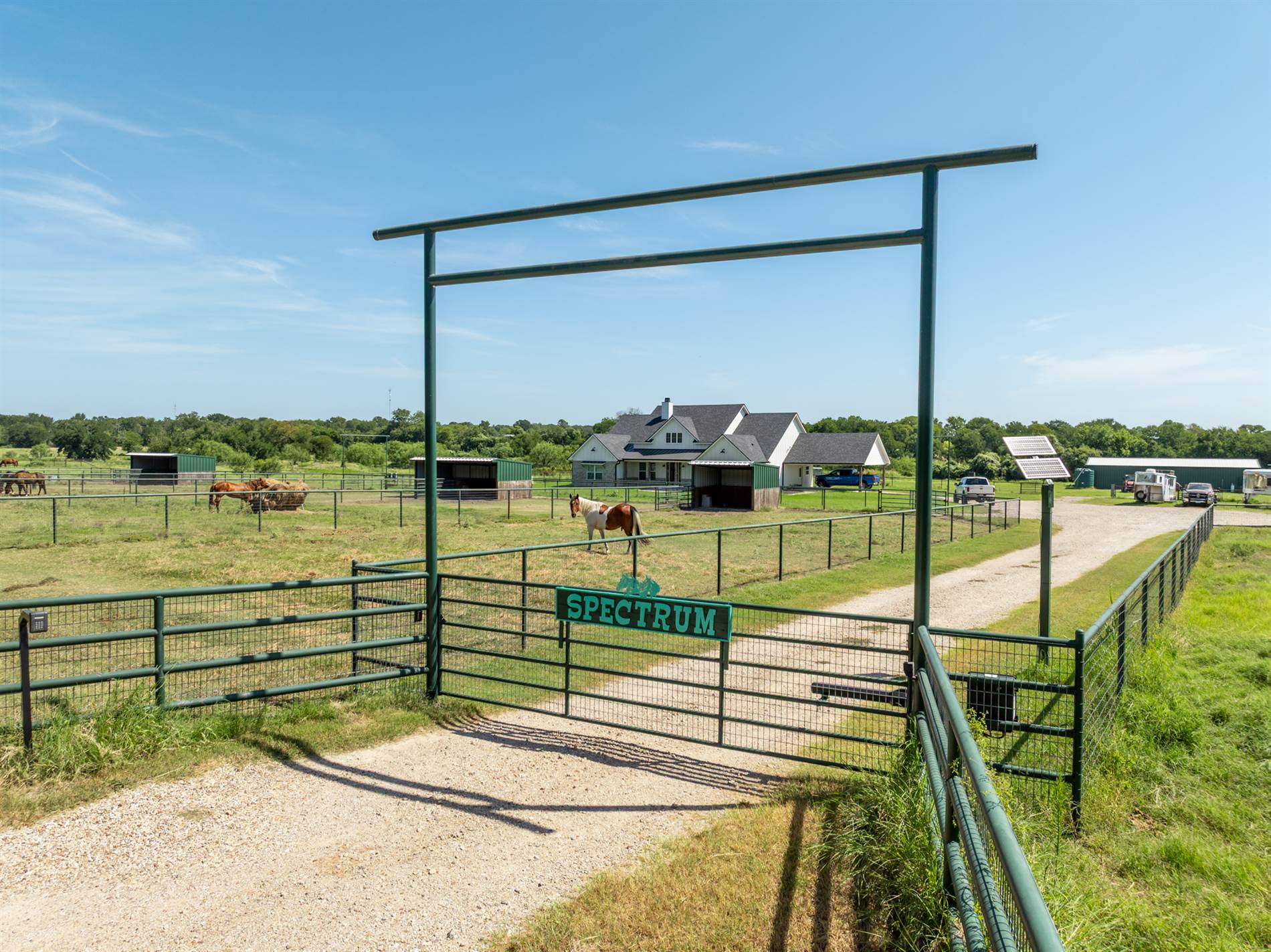 399 Satin Rd, Chilton, TX 76632