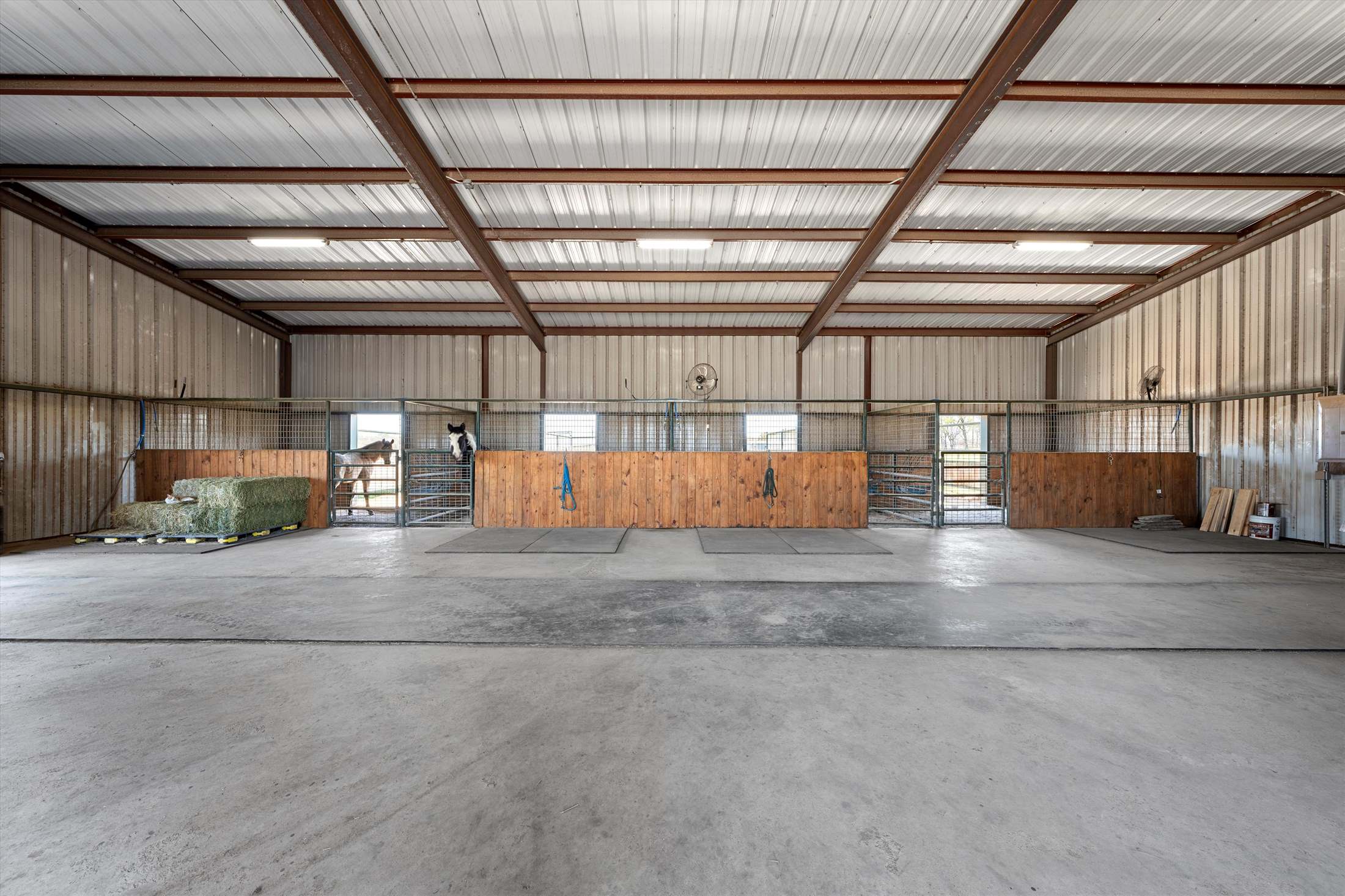 399 Satin Rd, Chilton, TX 76632