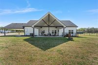 399 Satin Rd, Chilton, TX 76632