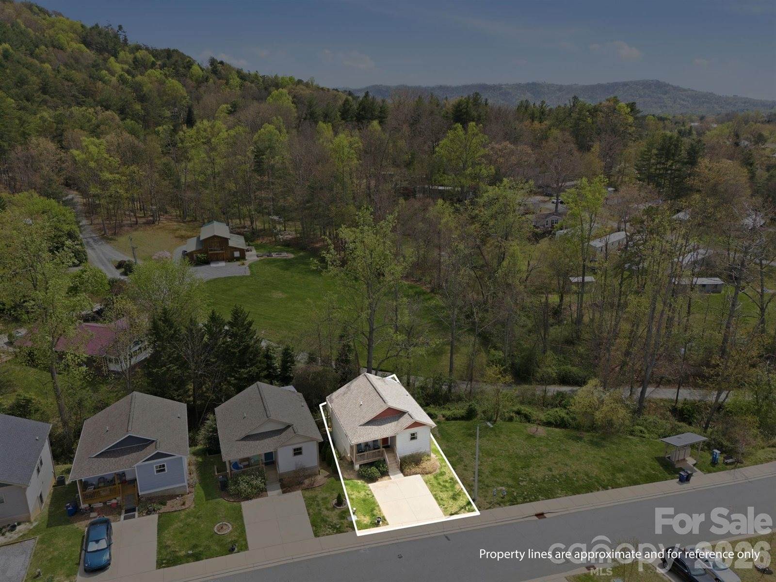 5 Lillie Farm Lane, Weaverville, NC 28787