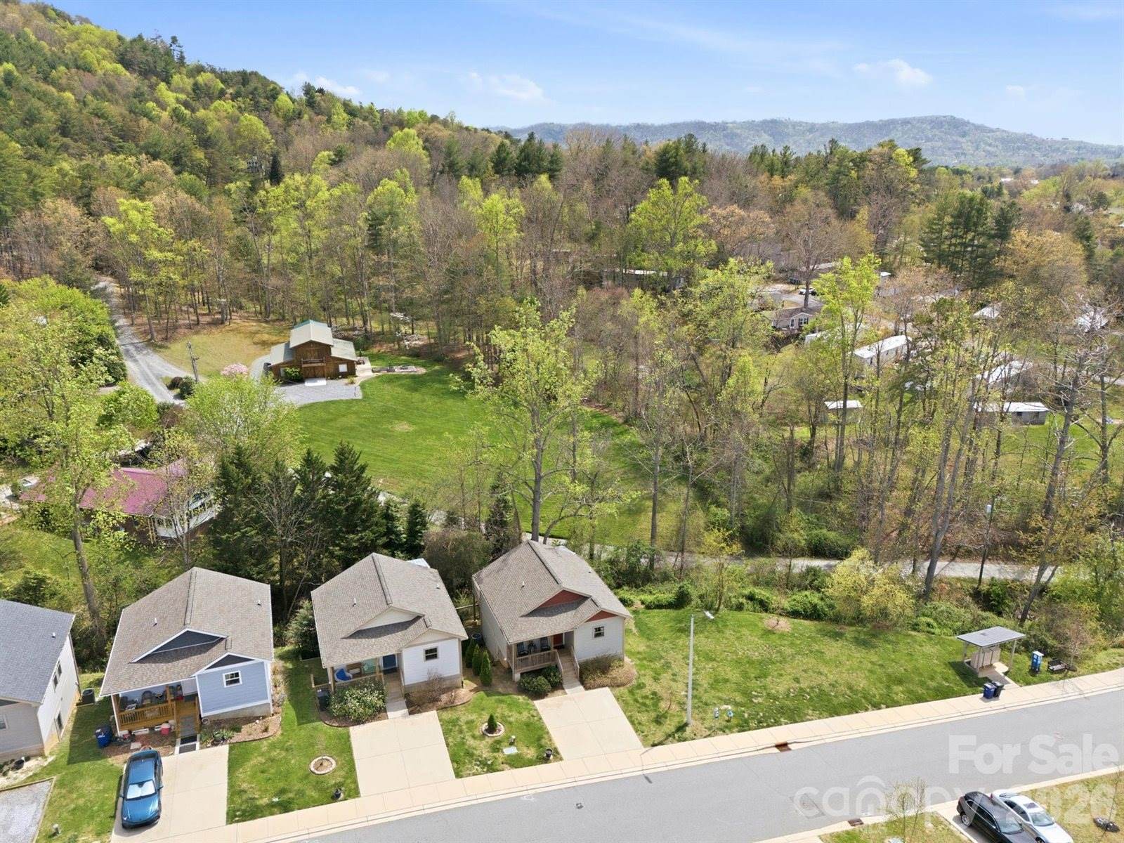 5 Lillie Farm Lane, Weaverville, NC 28787
