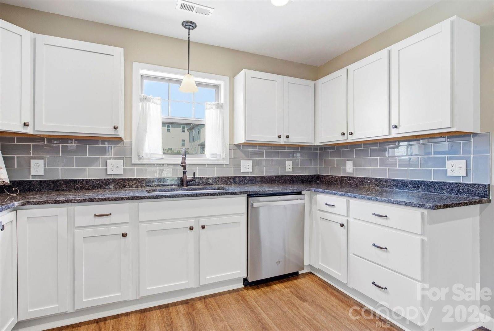 5 Lillie Farm Lane, Weaverville, NC 28787