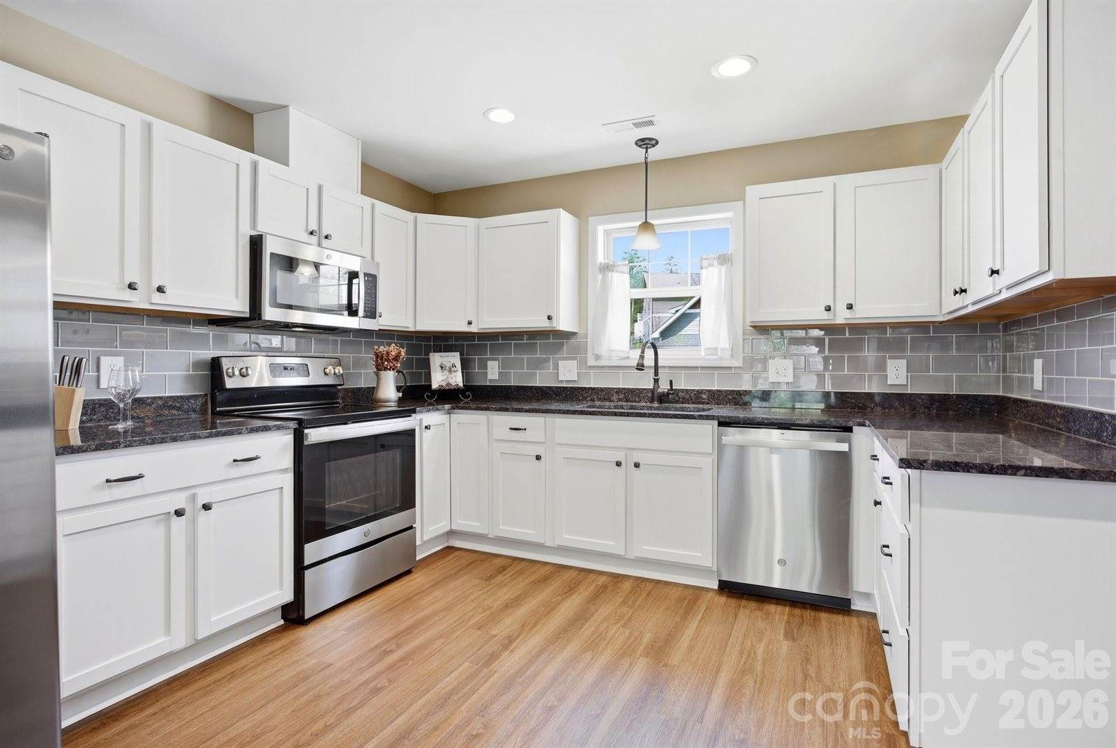 5 Lillie Farm Lane, Weaverville, NC 28787