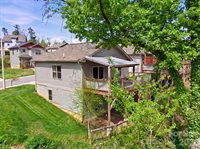 5 Lillie Farm Lane, Weaverville, NC 28787